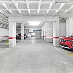 Lovely Sunny With Shared Pool And Private Parking Апартаменти