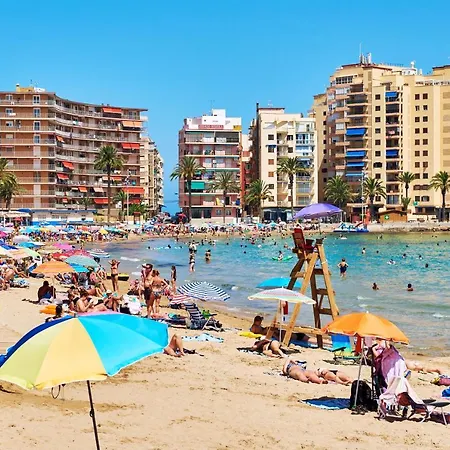 Апартаменти Lovely Sunny With Shared Pool And Private Parking