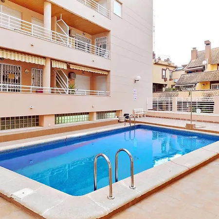 Apartman Lovely Sunny With Shared Pool And Private Parking