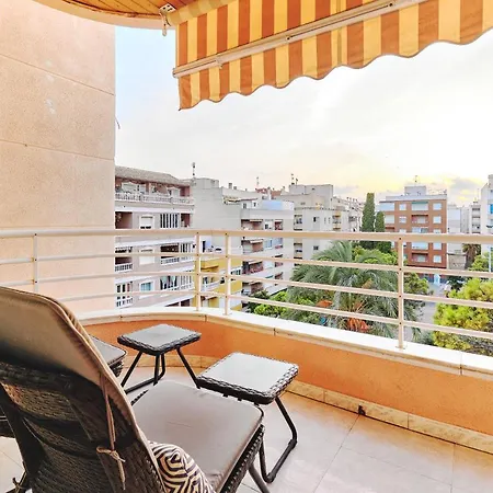 Apartamento Lovely Sunny With Shared Pool And Private Parking *