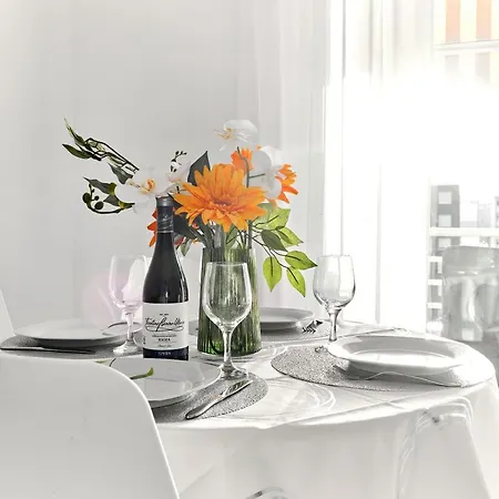 Apartamento Lovely Sunny With Shared Pool And Private Parking