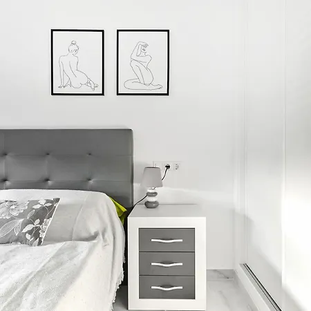 Lovely Sunny With Shared Pool And Private Parking Apartamento Torrevieja