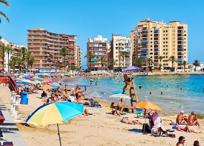 Apartment Lovely Sunny With Shared Pool And Private Parking